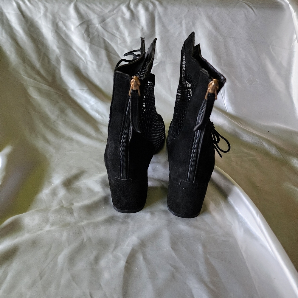 Elegant Black Mesh And Suede Ankle Boots - Picture 3 of 7